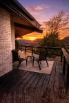2 Acre  Retreat, Sauna, Fire Pit, Decks, Views, 35 Min to Zion, 45 GC, 45-Bryce