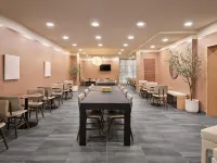 The Arlo Hotel, BW Signature Collection Hotels near Parliament Hill
