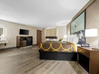 Super 8 by Wyndham Homewood Birmingham Area Hotels in Homewood