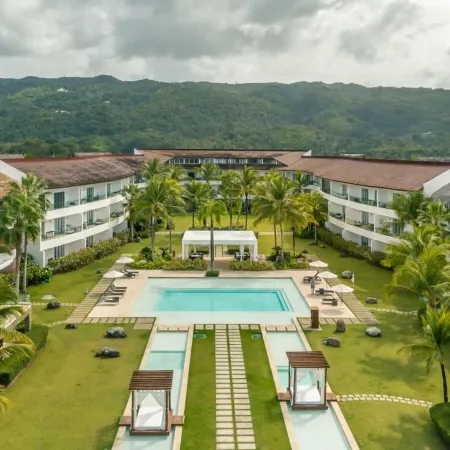 2br Apt 5 Guests Balcony With Pool View