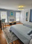 5 Star Bayfront with 4 Br and 2 Full Bathrooms - Room for Multiple Families