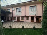 Siyob Hotel & Hostel - Bed and Breakfasts