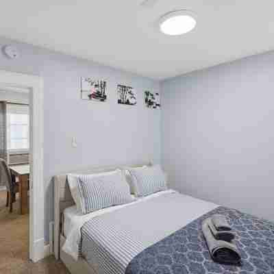 Niagara Adventure Basecamp Walk To The Falls 2 Bedroom Duplex Rooms