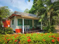 Ko Kut Ao Phrao Beach Resort Hotels near Ao Phrao Beach