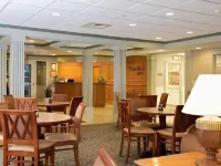 Cresthill Suites Syracuse - فطور