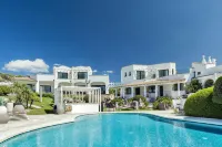 Sulia House Porto Rotondo, Curio Collection by Hilton - カップル