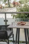 Captain's Seafront Apartments - Homestays