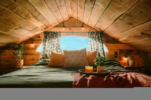 Cowboy Bunkhouse hot tub/lake/farm/nature - 레지던스