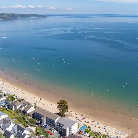 Swn Y Tonnau - Sea Front Apartment Spectacular Sea Views Parking Direct Beach Access