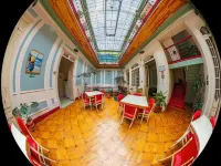 Hostal R10 Отели рядом с достопримечательностью «Музей колониального искусства в Боготе»