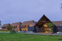 BON Hotel Crown Forest فنادق في 