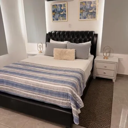 Deanery Apartments - Pool - AC - 24hrs