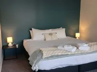 Suncrest Villas Hotels in Cromwell