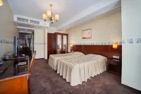 President Resort Hotel - Pools
