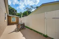 2 Mi to Public Pool! Cozy Naples Cottage w/ Patio - Homestays