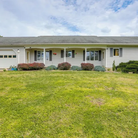 Fairgrounds Access: Home w/ Trailer Parking!