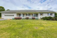 Fairgrounds Access: Home w/ Trailer Parking! - 3-Star