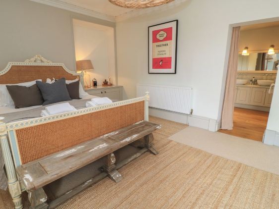 Cotswold House