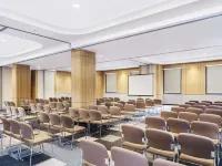 宜必思雅加達拉登薩利赫酒店 鄰近铭登区的酒店