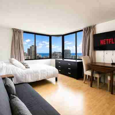 Rare Unique Corner Unit 180 degree Ocean Canal View-34th Floor with Full Kitchen Rooms