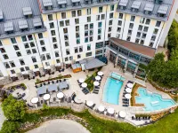 Fairmont Tremblant - Rooftop Pools