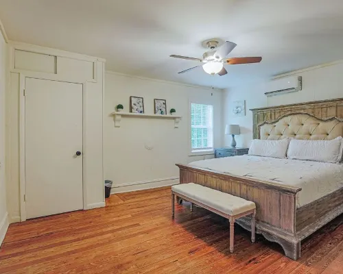 Bluebird Cottage Hotels in Nelson County