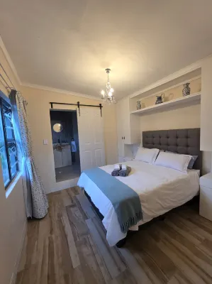 Tranquil 1-Bedroom Apartment Near Gonubie Beach - Apartments