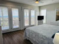 Avalon West- 5 Bedroom Home by RedAwning - balcony