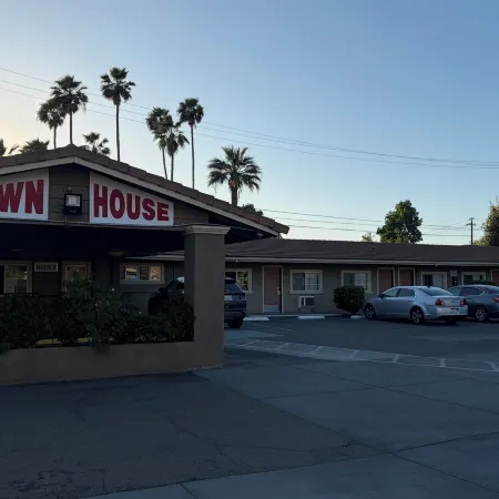 Townhouse Motel