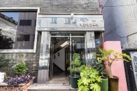 Jeju Yeongsung Motel - Pensions