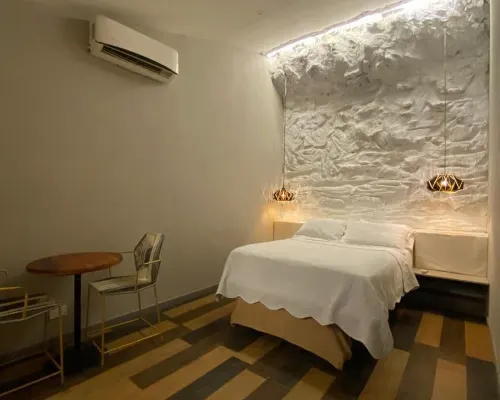 Hostel la Antigua Capsula Hotels near Custom's Square