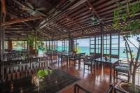 Lankayan Island Resort - ビーチサイド