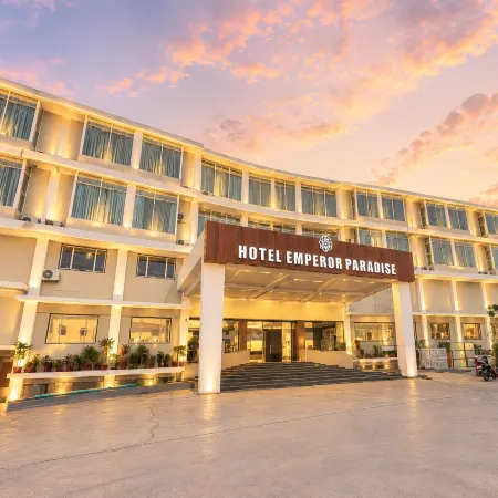 Hotel Emperor Paradise