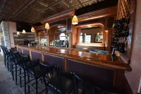 Hamilton Inn Select Beachfront Mackinaw City - bar