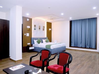 Grand Meridian Hotel & Restaurant