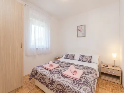 Apartments Lilly - Two Bedroom Apartment with Sea View and Terrace - Wifi