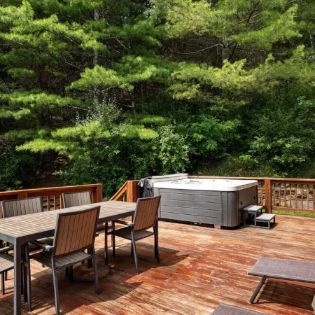 Entire Cabin in Lost River w/ fire pit + pet friendly!