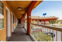 Motel 6 Stockton, CA - East - 2 ดาว