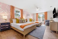 Sleeps 10 Pickleball Pool Tiki Bar Games - Bungalows