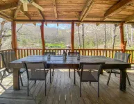 Lakeside Cabin - 2 Fireplaces-hot Tub Sauna Games - WiFi