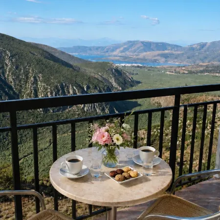 Acropole Delphi City Hotel