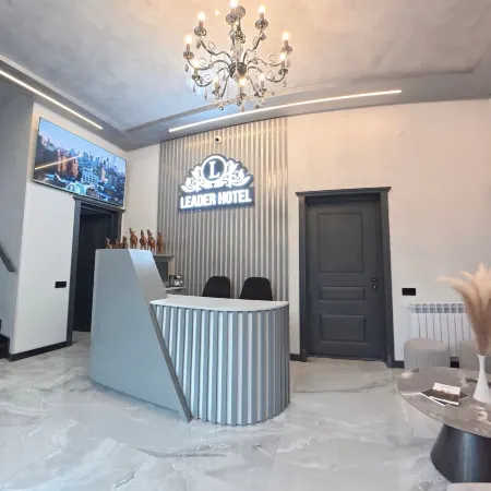 Leader Hotel