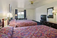 Quality Inn & Suites - parking