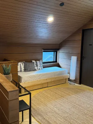 Stylish 4BR Villa for 10 - Private Jacuzzi & Sauna - Villas