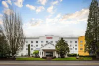 Hilton Garden Inn Portland Airport - bar