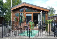 Peacock Lodge Quirky Tranquil Home Away from Home - Homestays