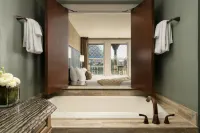 Grand Bohemian Lodge Asheville, Autograph Collection - Romantic