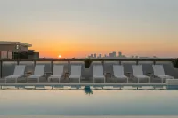Element Tampa Midtown - Rooftop Pools