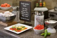 Embassy Suites by Hilton des Moines Downtown - فطور