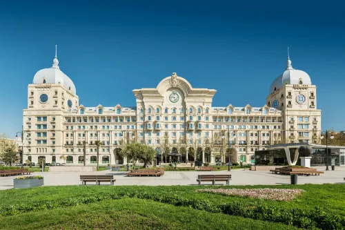 Courtyard by Marriott Baku - parking